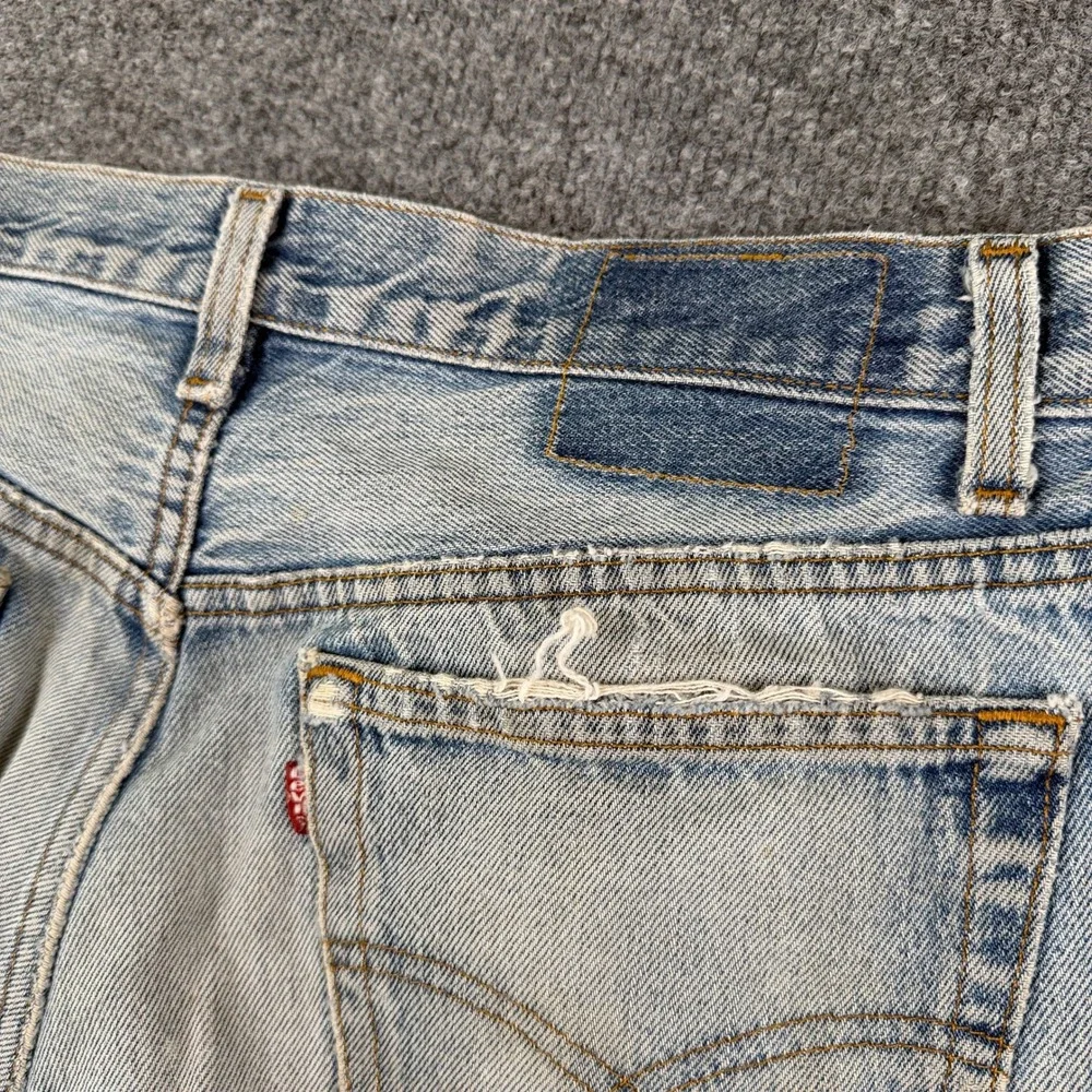 Vintage Levis 501 Jeans Mens 32x32 Blue Denim Distressed Repaired Made in USA